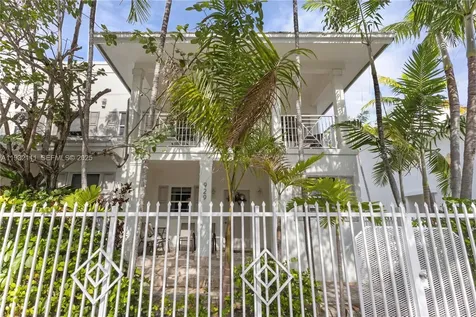 929 SW 11th Street Miami FL 33129