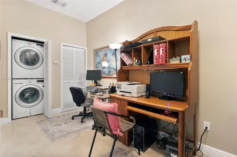 929 SW 11th Street Miami FL 33129