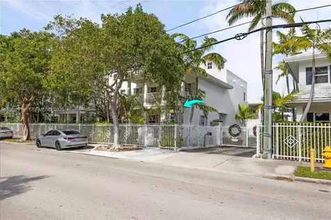 929 SW 11th Street Miami FL 33129