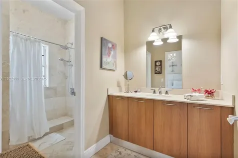 929 SW 11th Street Miami FL 33129