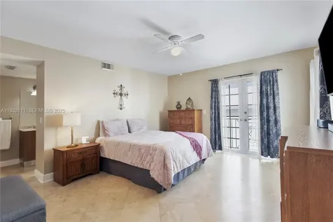929 SW 11th Street Miami FL 33129