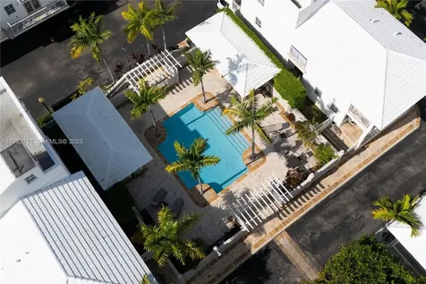 929 SW 11th Street Miami FL 33129