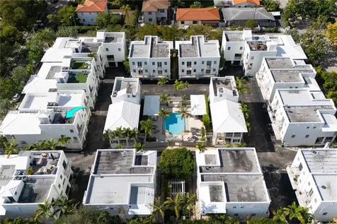 929 SW 11th Street Miami FL 33129