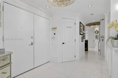 1000 Island Boulevard Aventura FL 33160