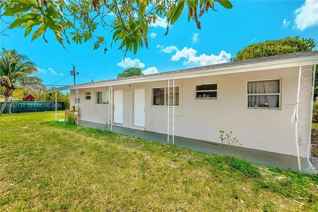 1870 Gardenia Road Fort Lauderdale FL 33317