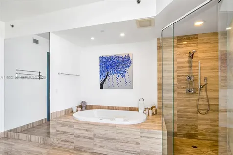 16001 Collins Avenue Sunny Isles Beach FL 33160