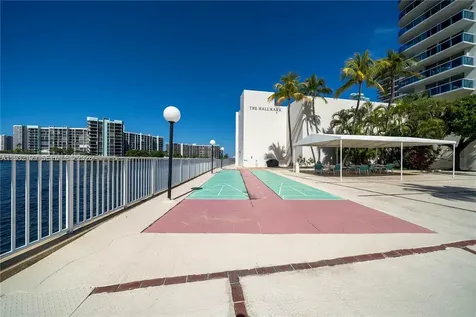 3800 S Ocean Drive Hollywood FL 33019