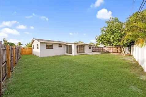 4136 NW 13th Avenue Oakland Park FL 33309