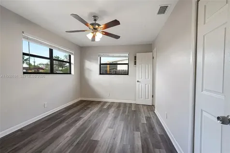 4136 NW 13th Avenue Oakland Park FL 33309