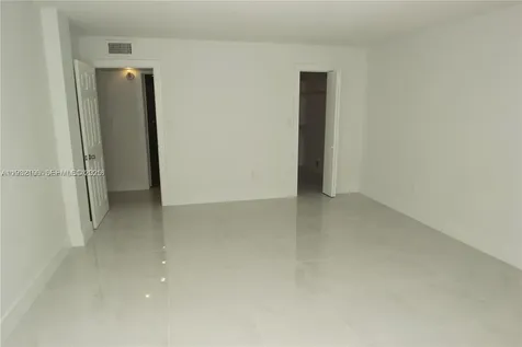 6940 Miami Gardens Drive Hialeah FL 33015