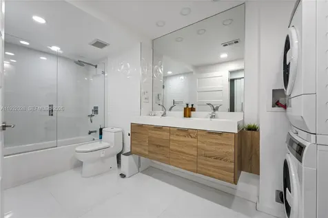 20505 E Country Club Drive Aventura FL 33180