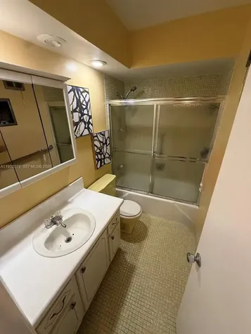 450 Paradise Isle Boulevard Hallandale Beach FL 33009