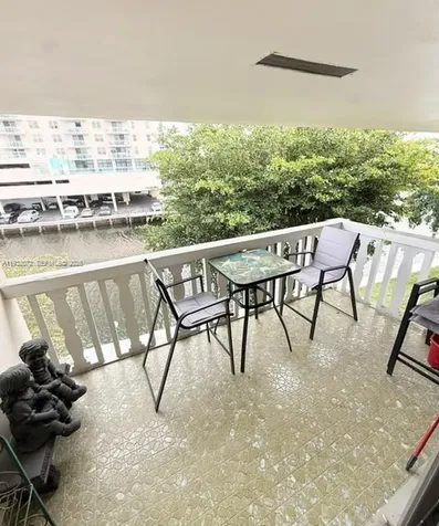 450 Paradise Isle Boulevard Hallandale Beach FL 33009