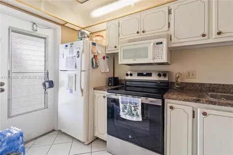 450 Paradise Isle Boulevard Hallandale Beach FL 33009