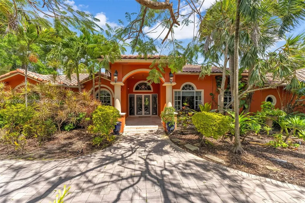 11825 S Mitchell Manor Circle Pinecrest FL 33156