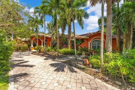 11825 S Mitchell Manor Circle Pinecrest FL 33156