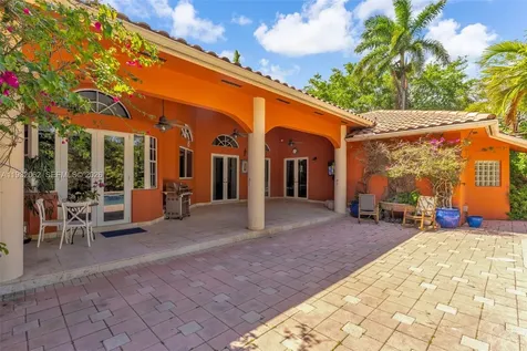 11825 S Mitchell Manor Circle Pinecrest FL 33156