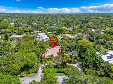 11825 S Mitchell Manor Circle Pinecrest FL 33156