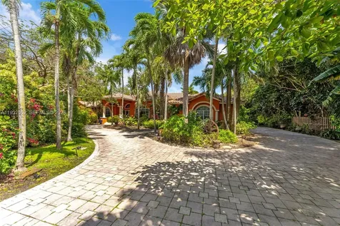 11825 S Mitchell Manor Circle Pinecrest FL 33156