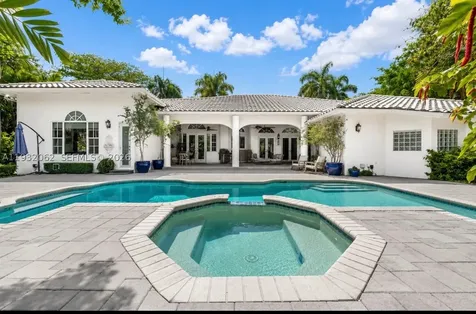 11825 S Mitchell Manor Circle Pinecrest FL 33156