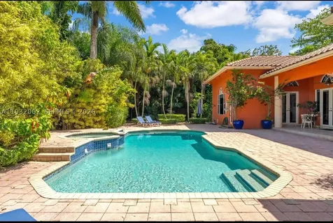 11825 S Mitchell Manor Circle Pinecrest FL 33156