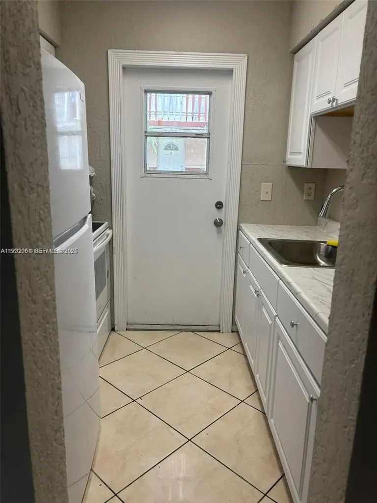 2750 Pierce Street Hollywood FL 33020