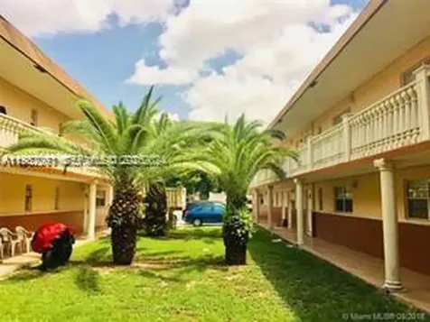 2750 Pierce Street Hollywood FL 33020