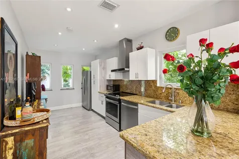 737 Alhambra Circle Coral Gables FL 33134
