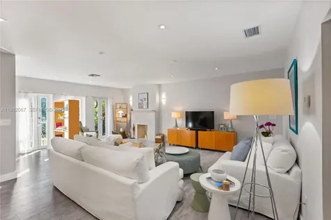 737 Alhambra Circle Coral Gables FL 33134