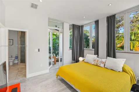 737 Alhambra Circle Coral Gables FL 33134