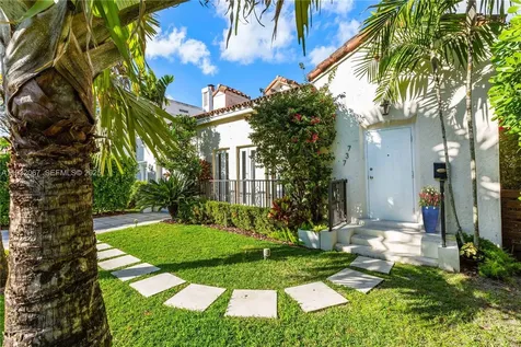 737 Alhambra Circle Coral Gables FL 33134