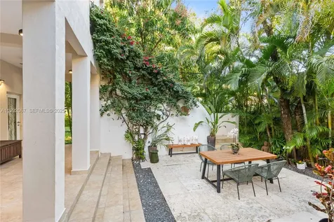 737 Alhambra Circle Coral Gables FL 33134