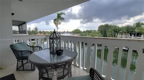 470 Paradise Isle Boulevard Hallandale Beach FL 33009