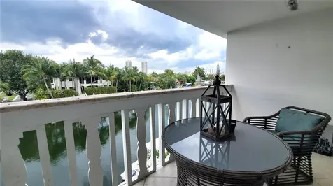 470 Paradise Isle Boulevard Hallandale Beach FL 33009