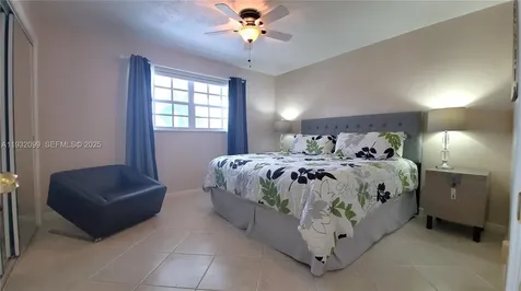470 Paradise Isle Boulevard Hallandale Beach FL 33009