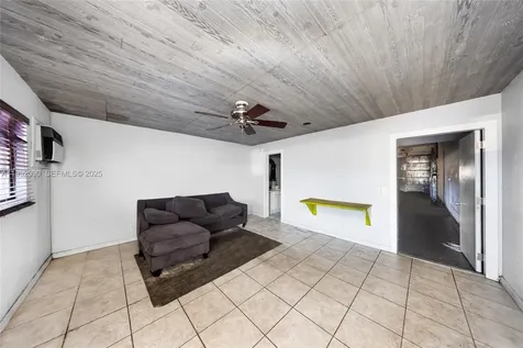 3560 NW 10th Avenue Oakland Park FL 33309