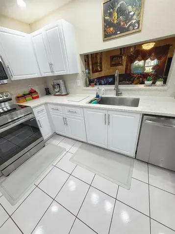 10877 NW 8th Street Pembroke Pines FL 33026