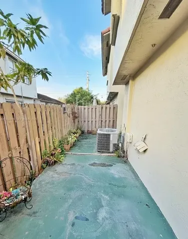 10877 NW 8th Street Pembroke Pines FL 33026