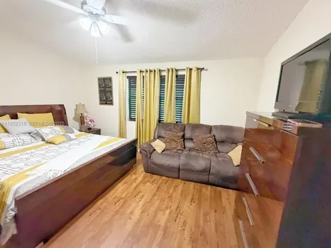 10877 NW 8th Street Pembroke Pines FL 33026
