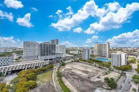 11 NE 6 Street Miami FL 33132