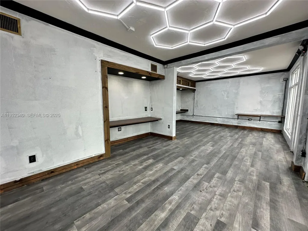 111 S 21 Avenue Hollywood FL 33020