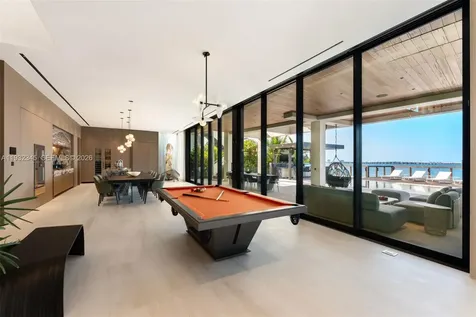 1413 N Venetian Way Miami FL 33139