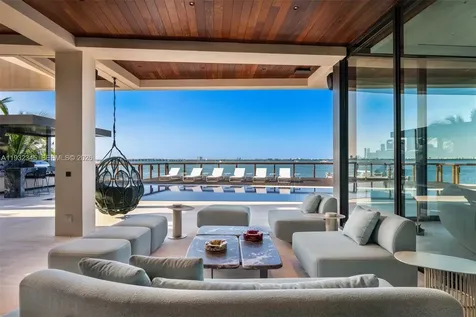 1413 N Venetian Way Miami FL 33139