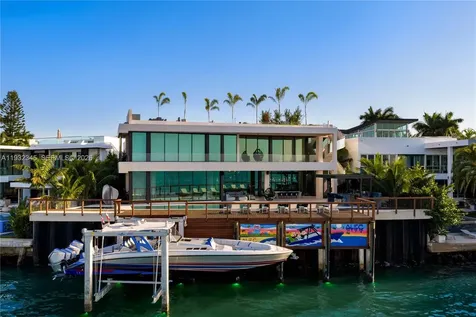 1413 N Venetian Way Miami FL 33139