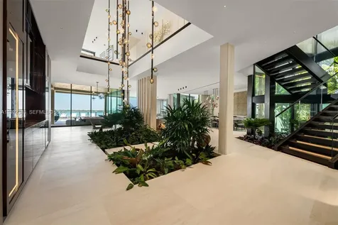 1413 N Venetian Way Miami FL 33139