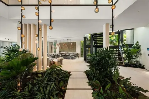 1413 N Venetian Way Miami FL 33139