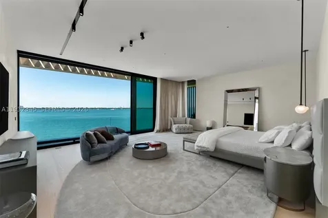 1413 N Venetian Way Miami FL 33139