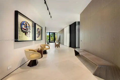 1413 N Venetian Way Miami FL 33139