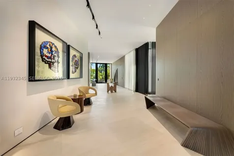 1413 N Venetian Way Miami FL 33139