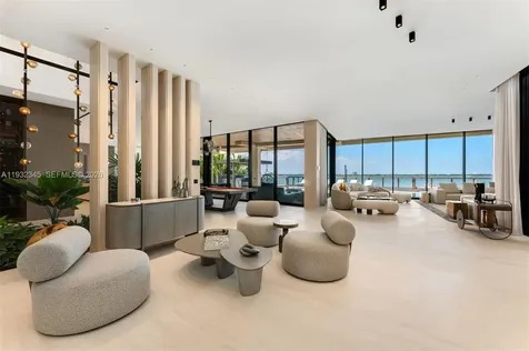 1413 N Venetian Way Miami FL 33139